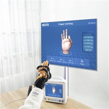 Miękka rękawica robotyczna po udarze